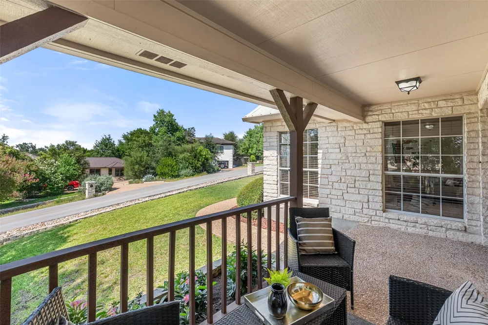 109 Schooner Drive Lakeway, TX 78738