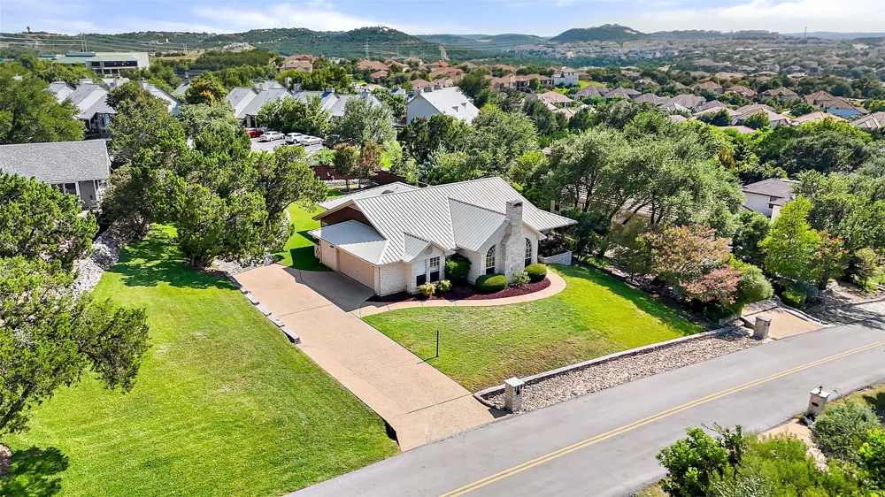 109 Schooner Drive Lakeway, TX 78738