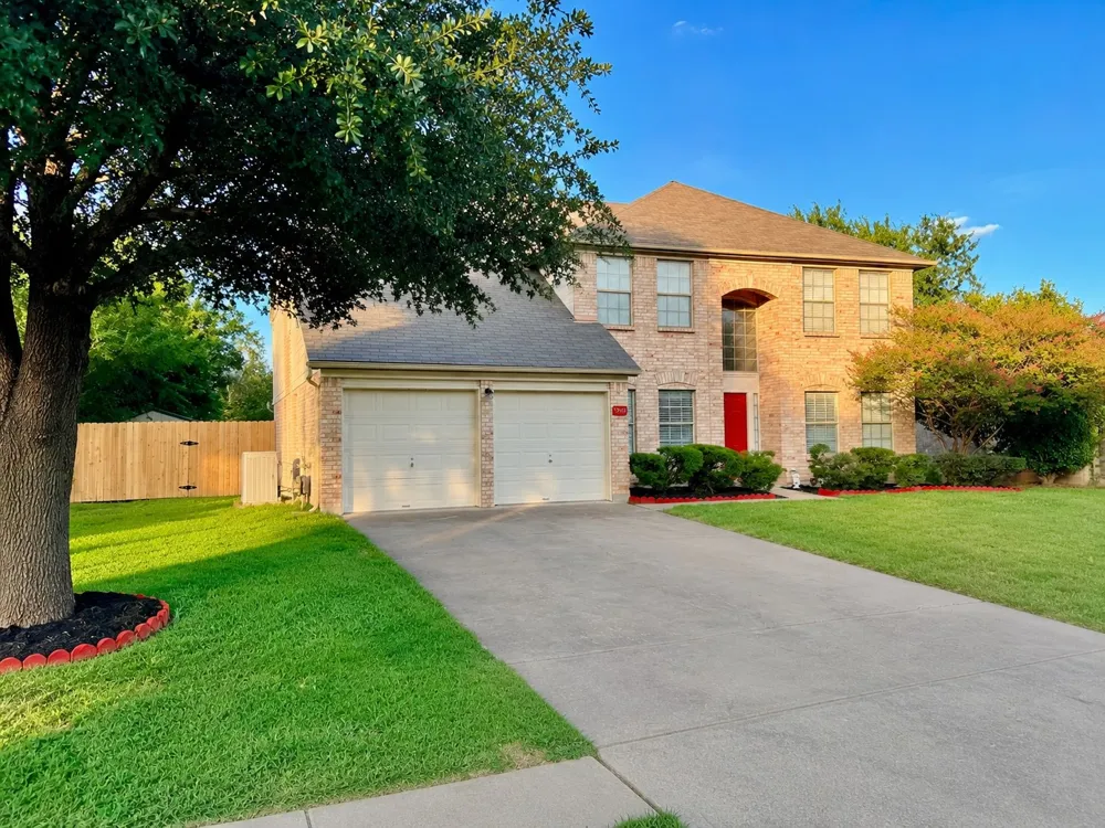 3919 Eagles Nest Street Round Rock, TX 78665