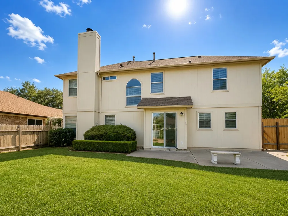 3919 Eagles Nest Street Round Rock, TX 78665