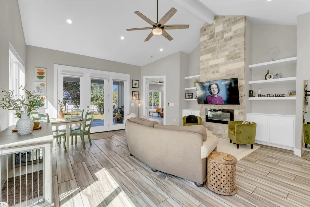 824 Woodland Hills Drive Granite Shoals, TX 78654