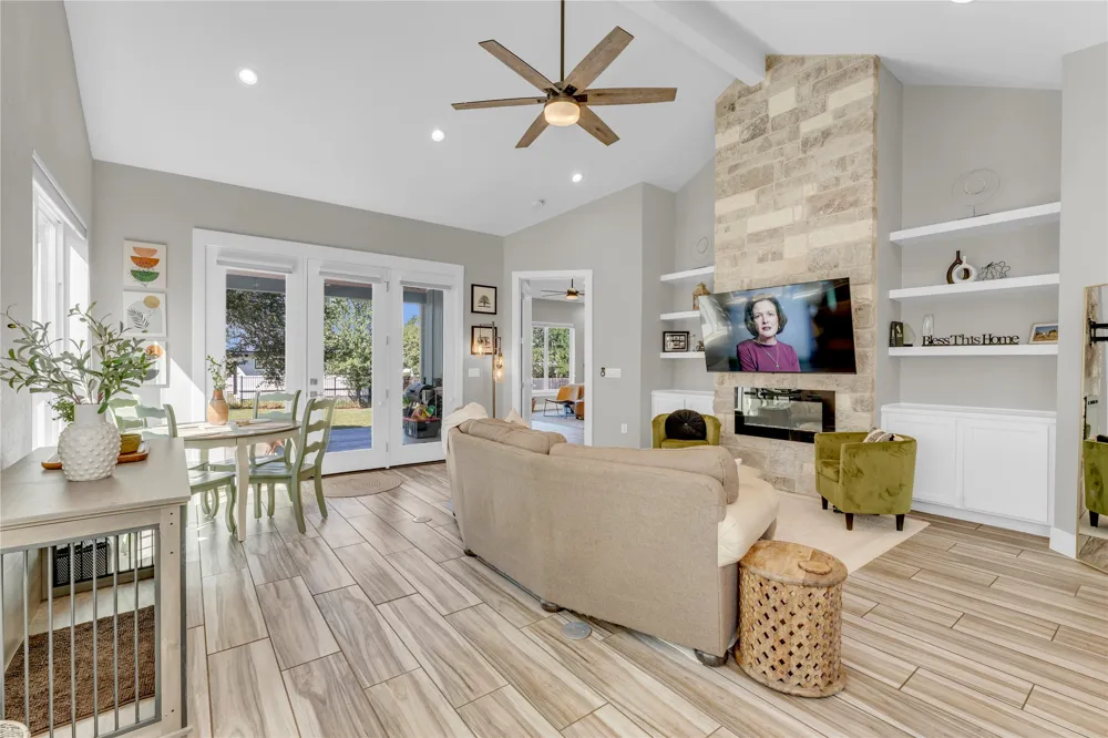 824 Woodland Hills Drive Granite Shoals, TX 78654