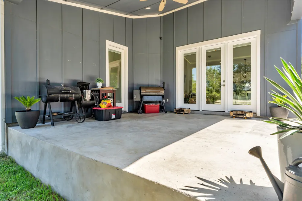 824 Woodland Hills Drive Granite Shoals, TX 78654