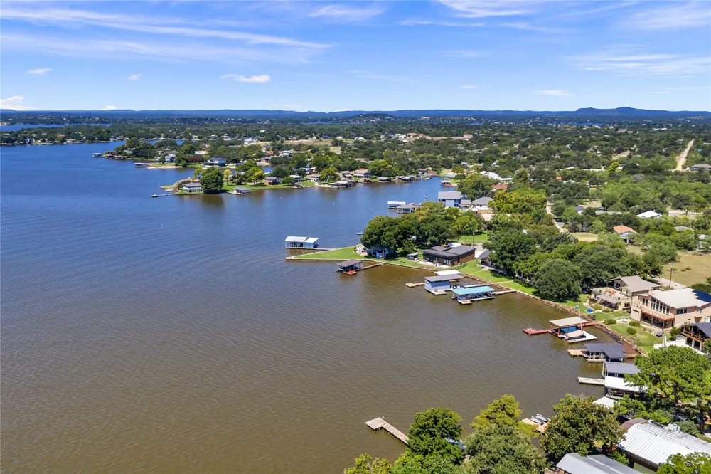 824 Woodland Hills Drive Granite Shoals, TX 78654