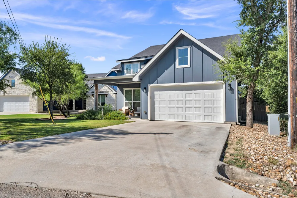 824 Woodland Hills Drive Granite Shoals, TX 78654