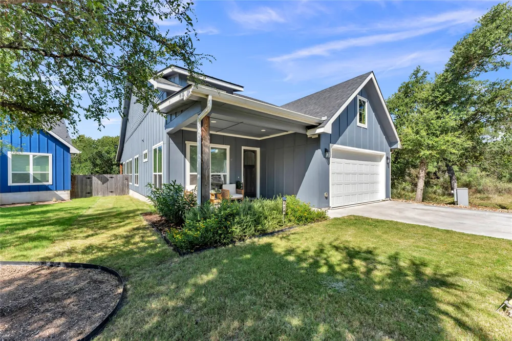 824 Woodland Hills Drive Granite Shoals, TX 78654