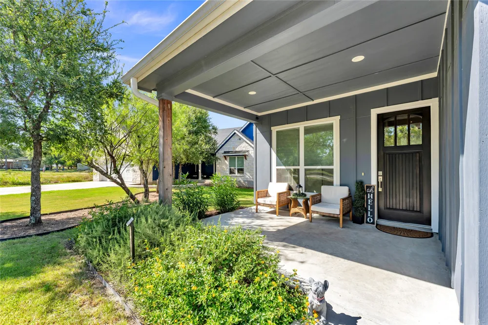 824 Woodland Hills Drive Granite Shoals, TX 78654