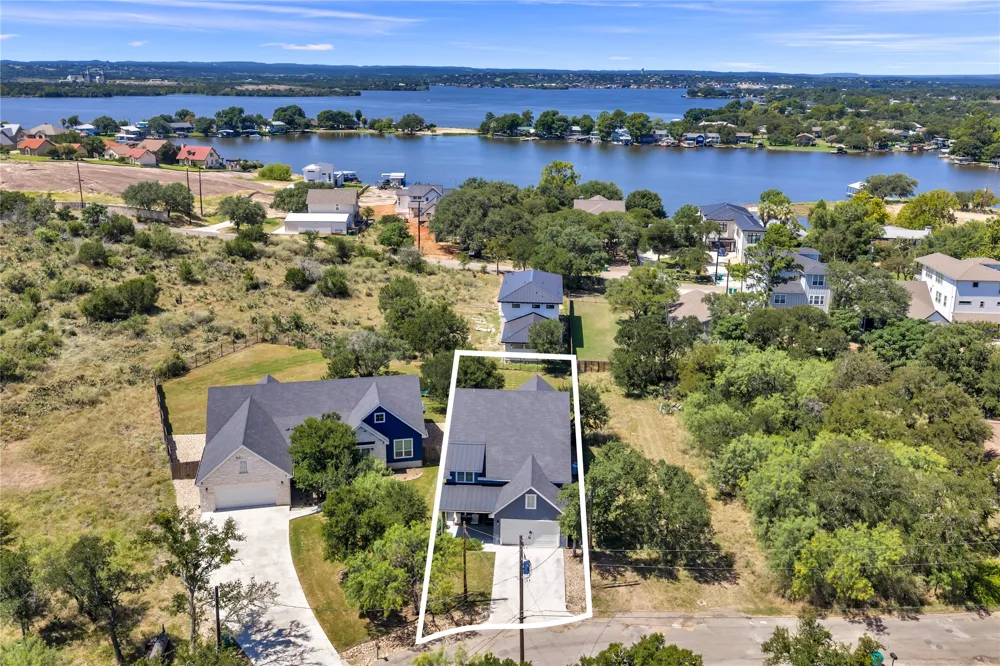 824 Woodland Hills Drive Granite Shoals, TX 78654
