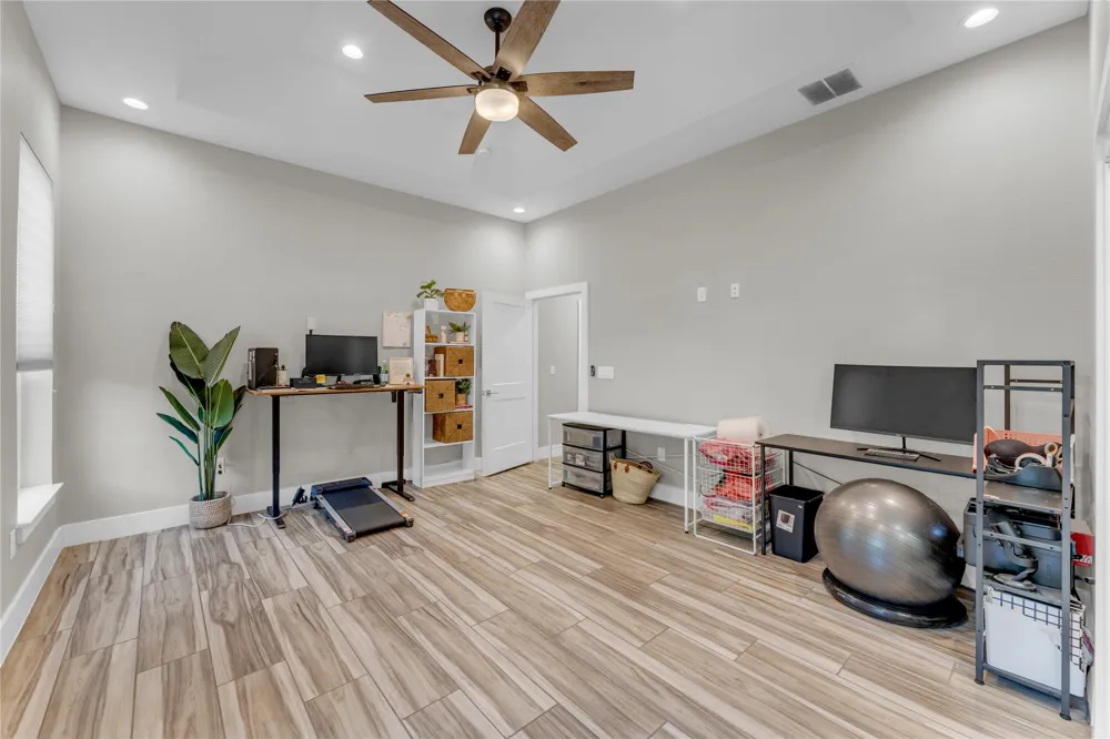 824 Woodland Hills Drive Granite Shoals, TX 78654