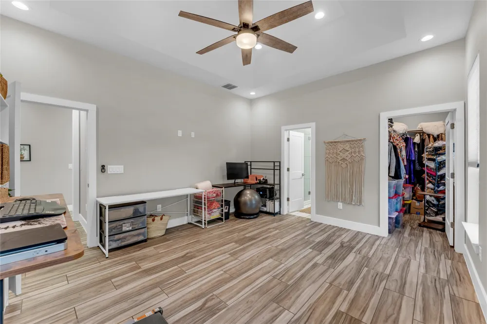 824 Woodland Hills Drive Granite Shoals, TX 78654