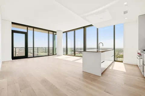 610 Davis Street #2712