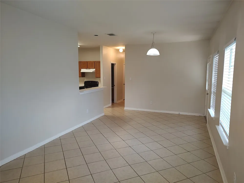 2206 S Bagdad Road #B Leander, TX 78641