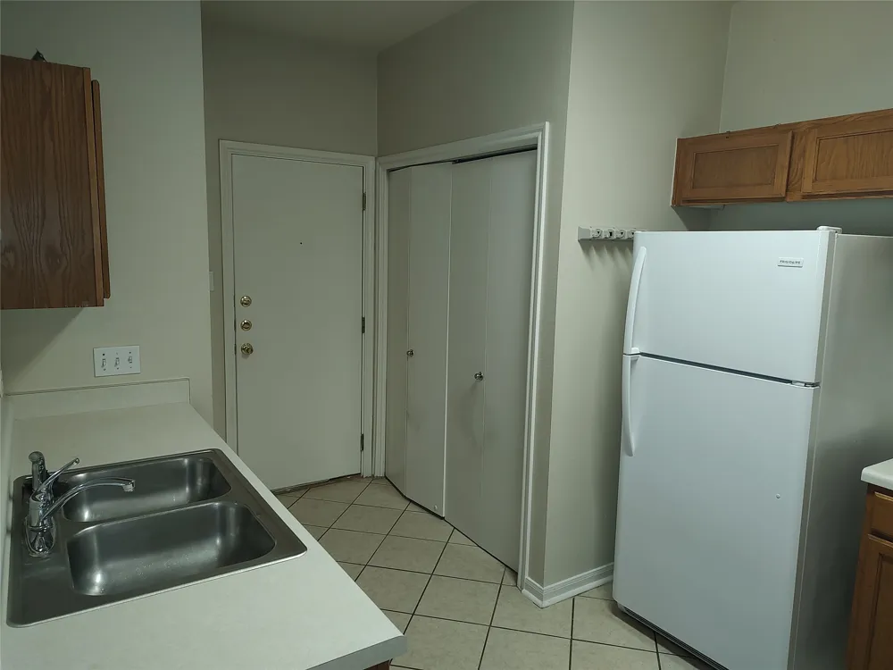 2206 S Bagdad Road #B Leander, TX 78641