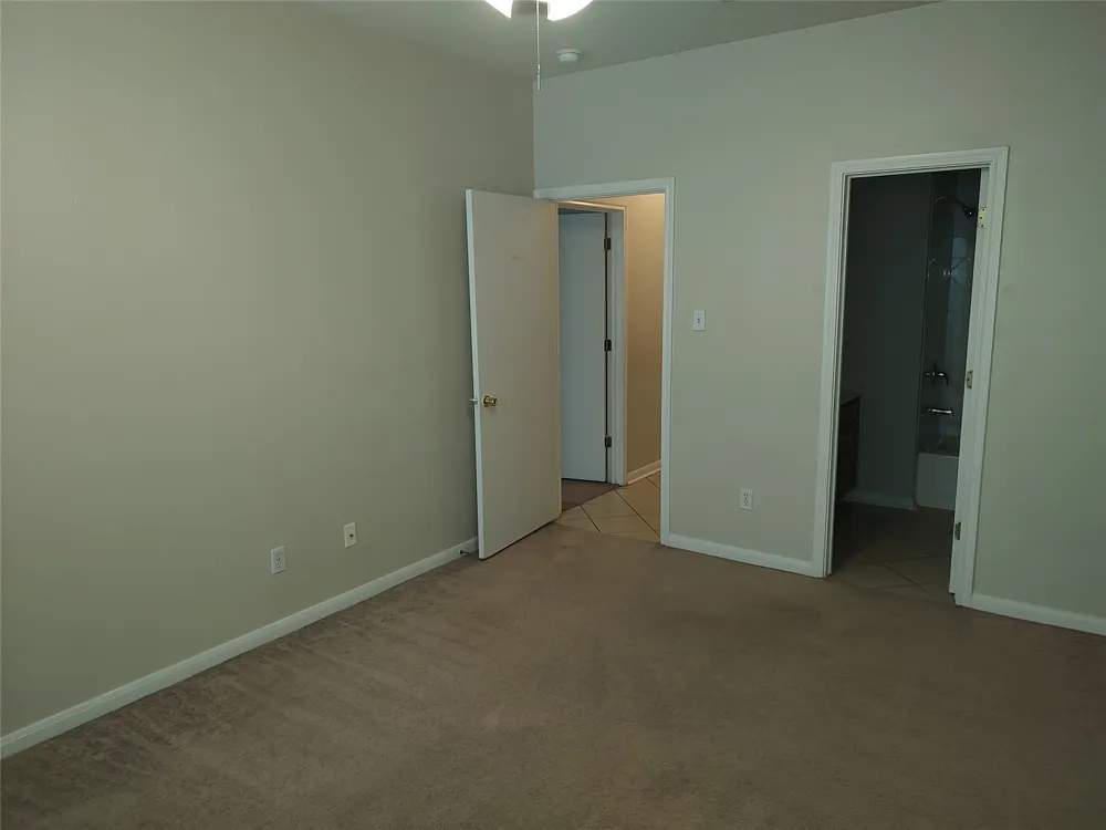 2206 S Bagdad Road #B Leander, TX 78641