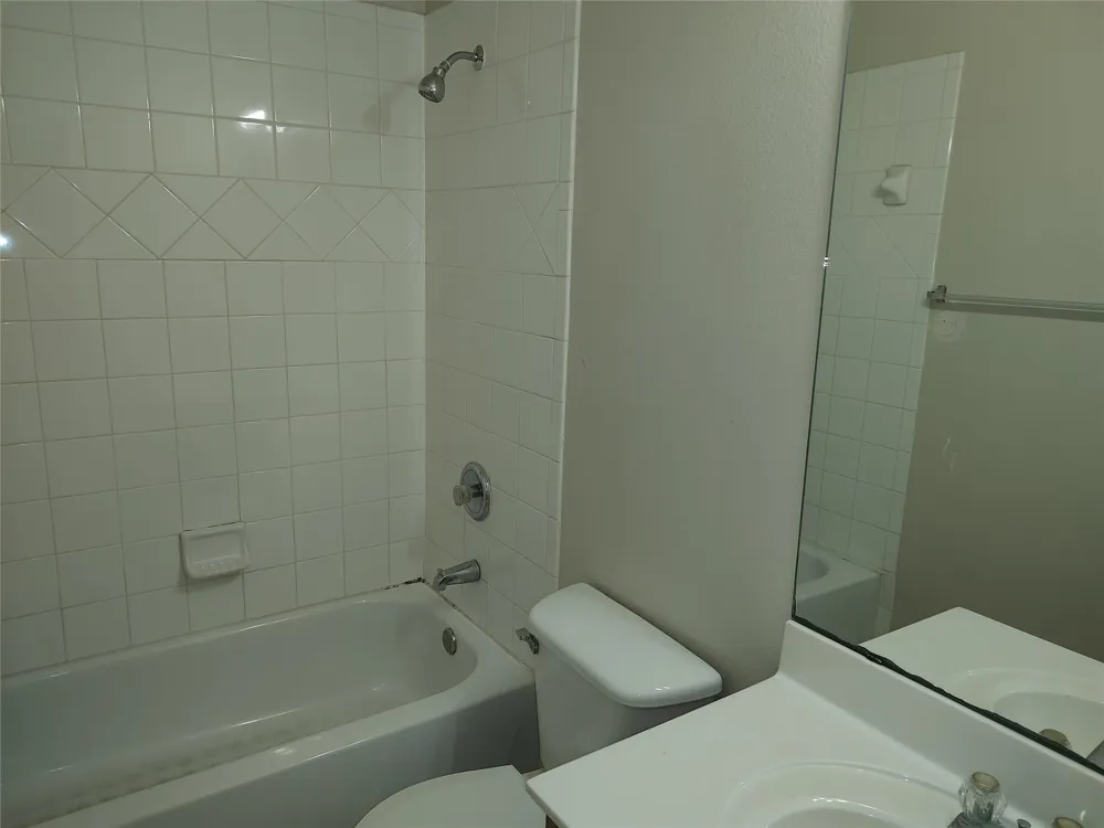 2206 S Bagdad Road #B Leander, TX 78641