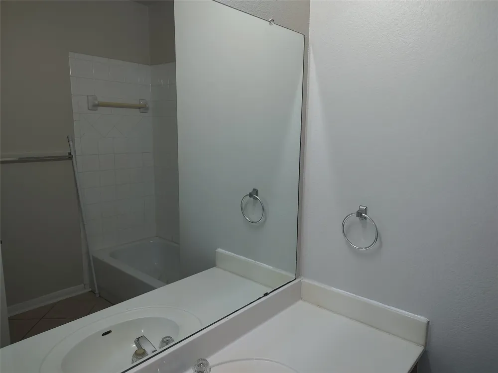 2206 S Bagdad Road #B Leander, TX 78641