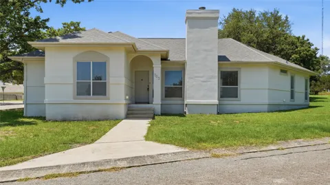 703 Lazy Bluff Lane