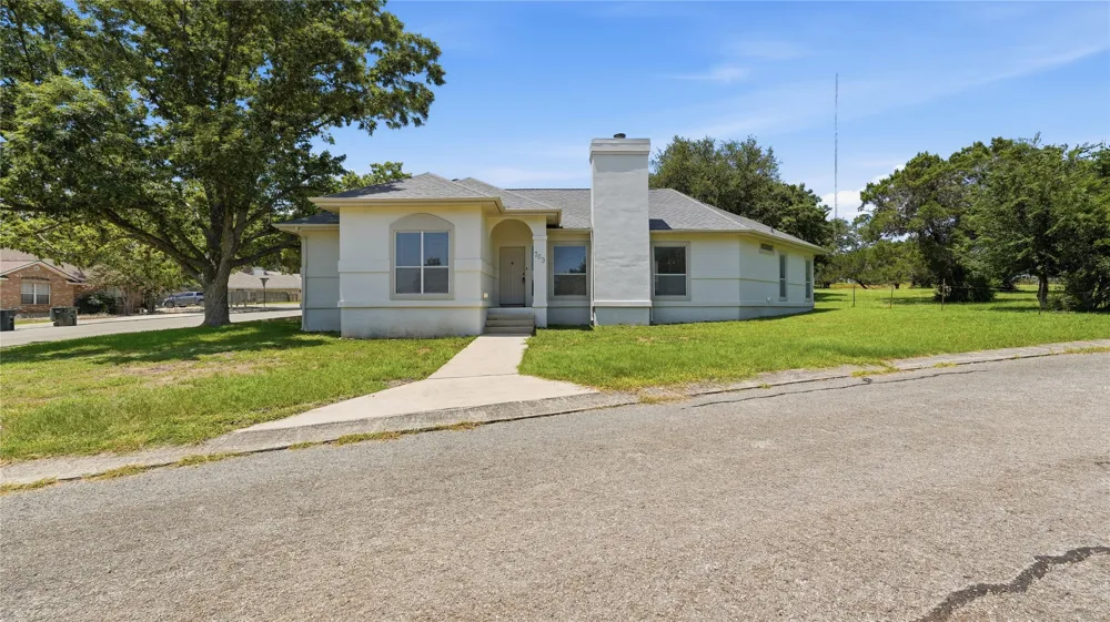 703 Lazy Bluff Lane New Braunfels, TX 78130