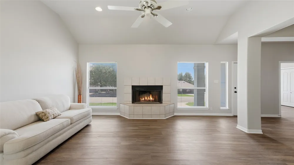 703 Lazy Bluff Lane New Braunfels, TX 78130