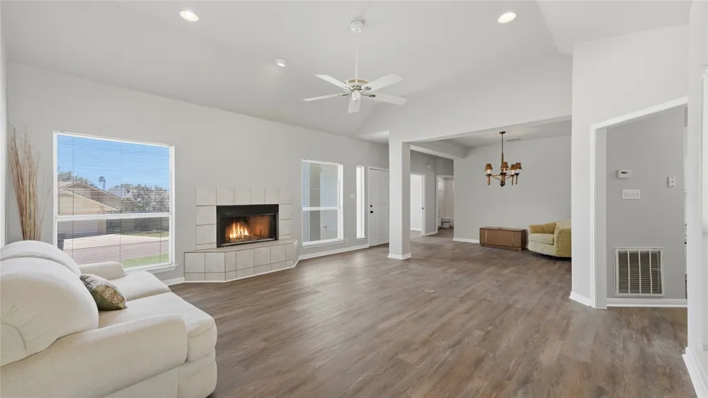 703 Lazy Bluff Lane New Braunfels, TX 78130