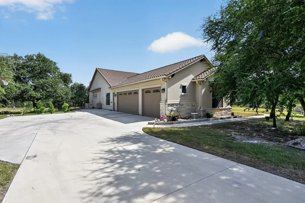 645 Strada Luca Florence, TX 76527