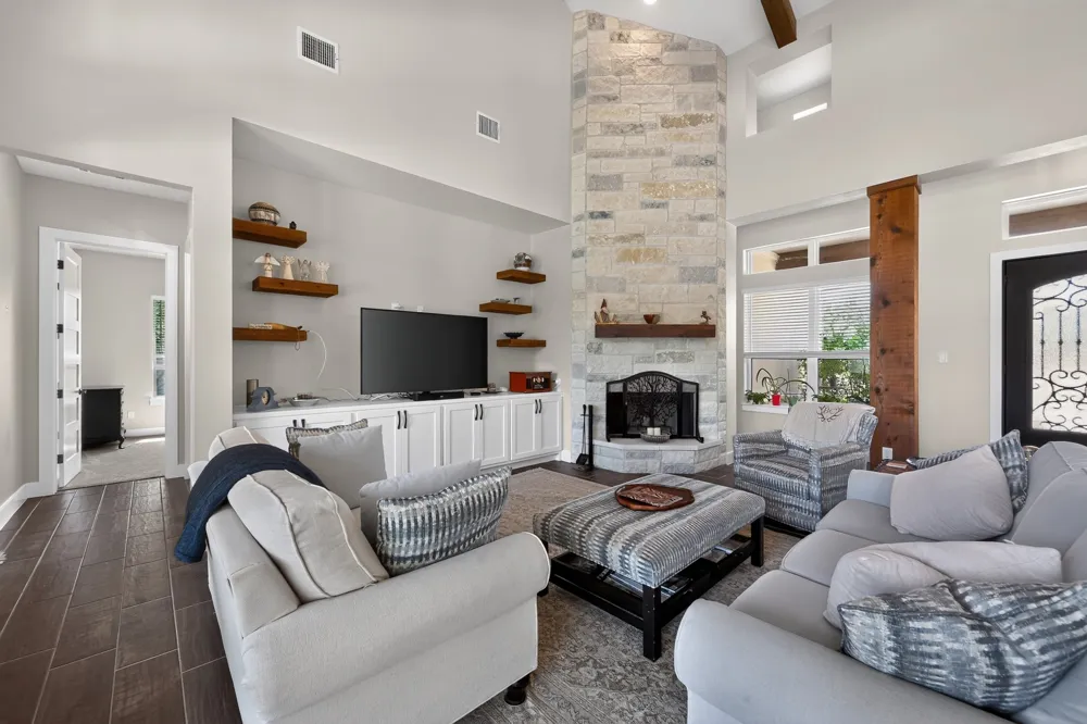 645 Strada Luca Florence, TX 76527