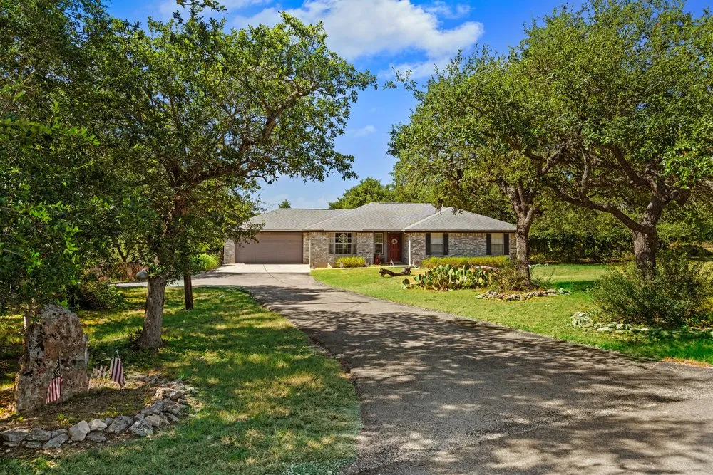 2111 Stallion Springs Drive Fischer, TX 78623