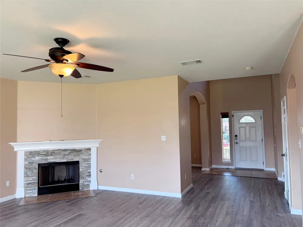 4116 Meadow Bluff Way Round Rock, TX 78665