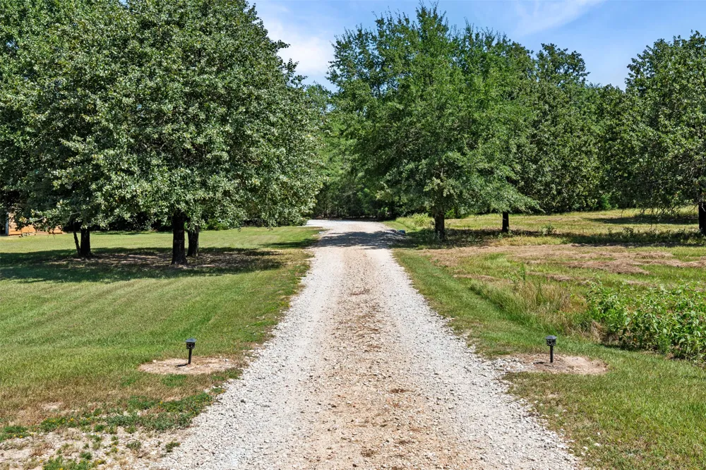 214 Private Road 7055 Milano, TX 76556