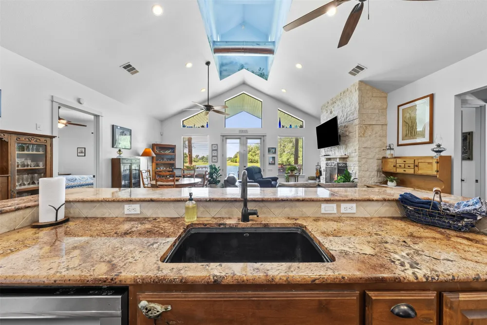 214 Private Road 7055 Milano, TX 76556