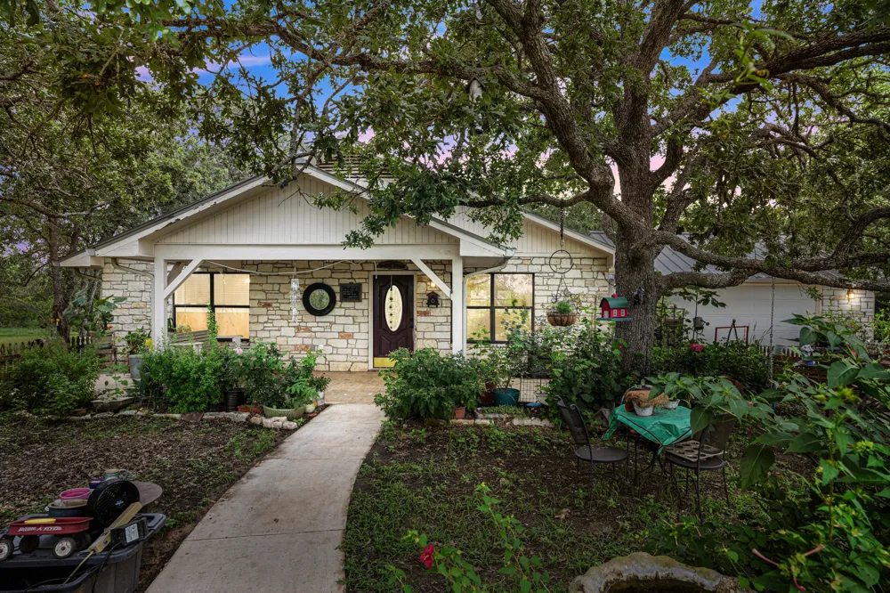 3413 Fm 1185 Lockhart, TX 78644