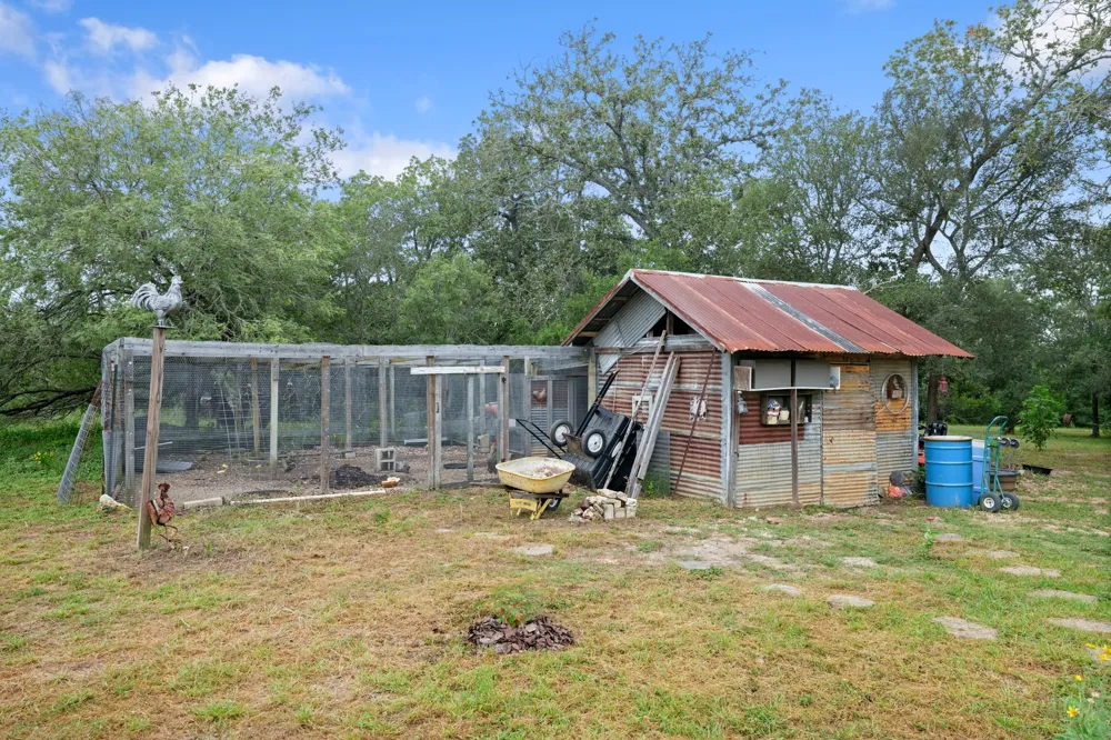 3413 Fm 1185 Lockhart, TX 78644