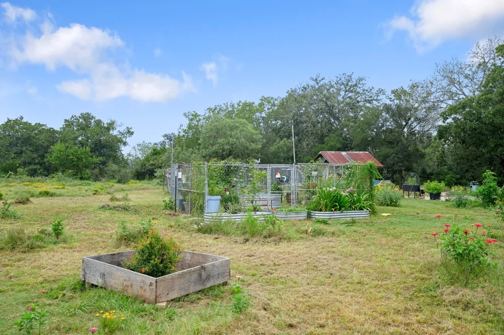 3413 Fm 1185 Lockhart, TX 78644