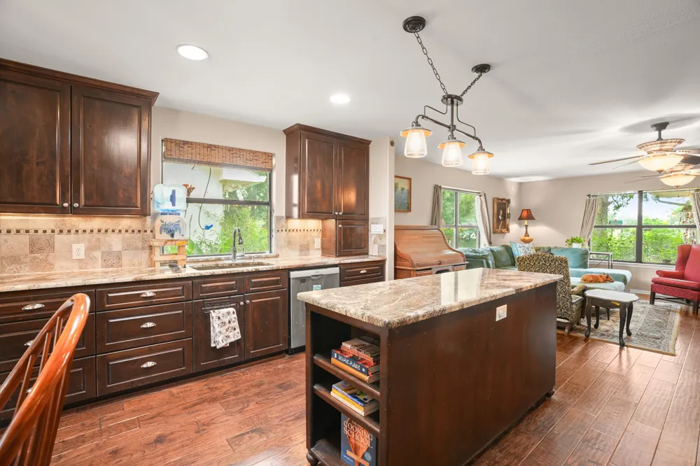3413 Fm 1185 Lockhart, TX 78644