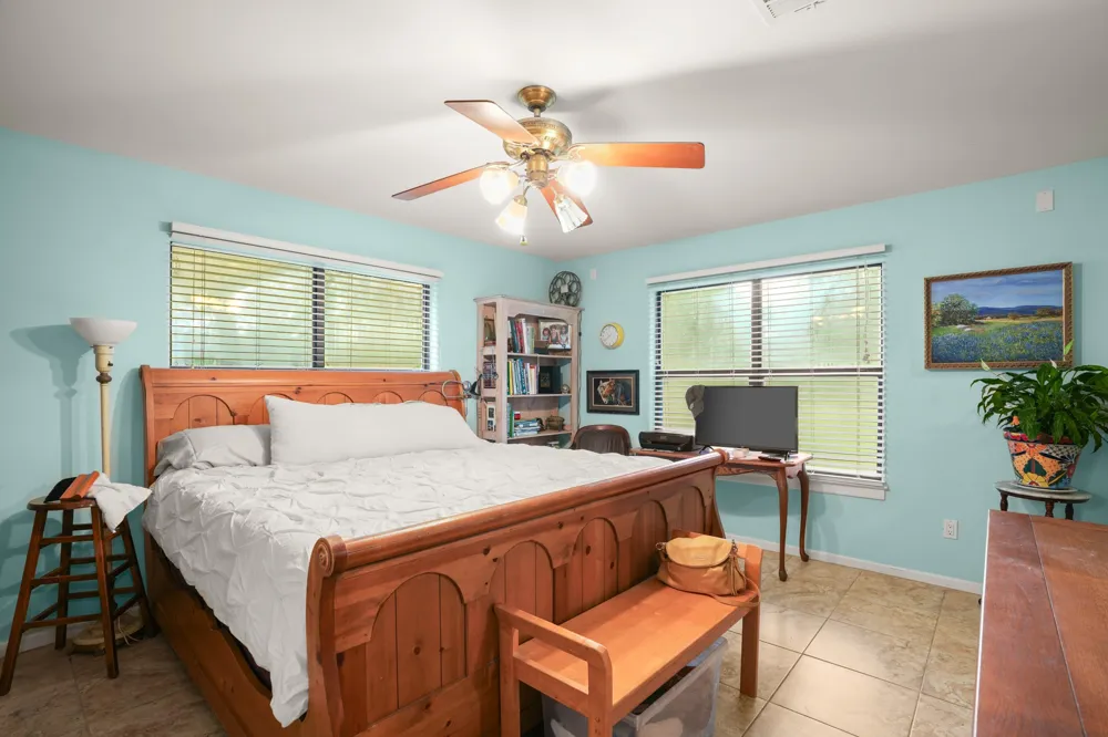 3413 Fm 1185 Lockhart, TX 78644