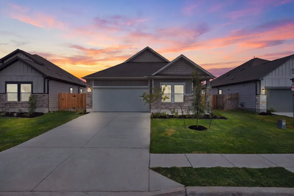 149 Ayres Horn Cedar Creek, TX 78612
