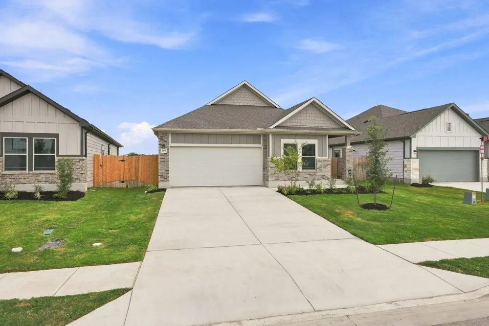 149 Ayres Horn Cedar Creek, TX 78612