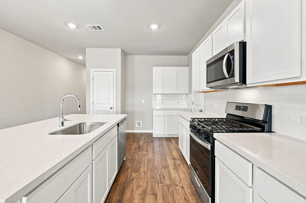149 Ayres Horn Cedar Creek, TX 78612