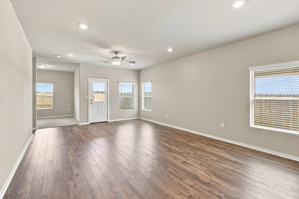 149 Ayres Horn Cedar Creek, TX 78612