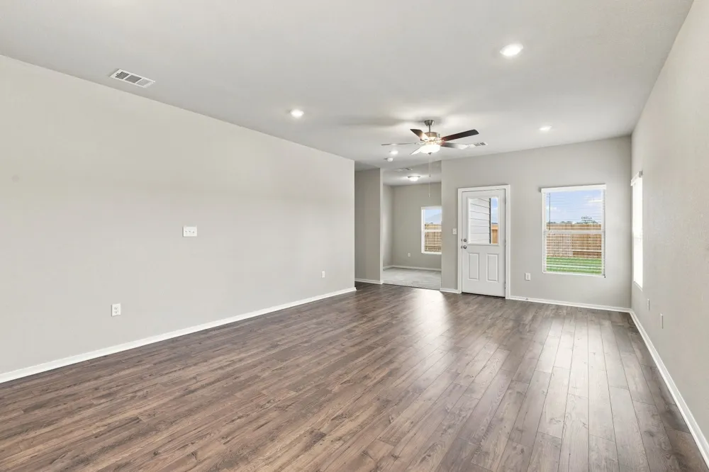 149 Ayres Horn Cedar Creek, TX 78612