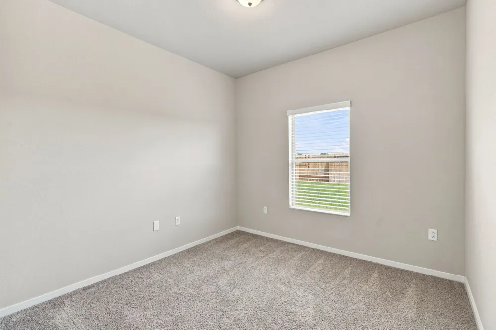 149 Ayres Horn Cedar Creek, TX 78612