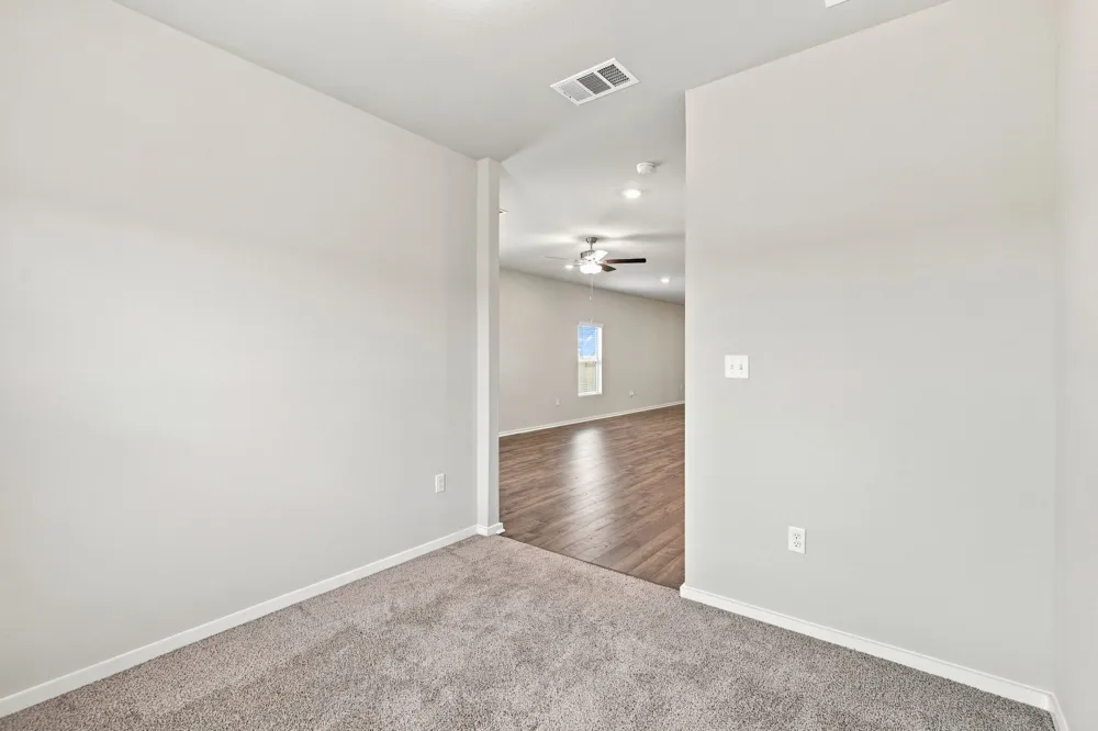 149 Ayres Horn Cedar Creek, TX 78612