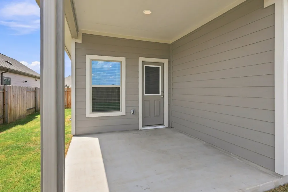 149 Ayres Horn Cedar Creek, TX 78612