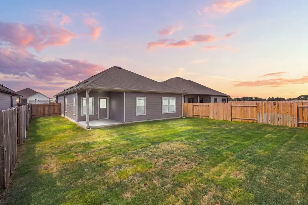 149 Ayres Horn Cedar Creek, TX 78612