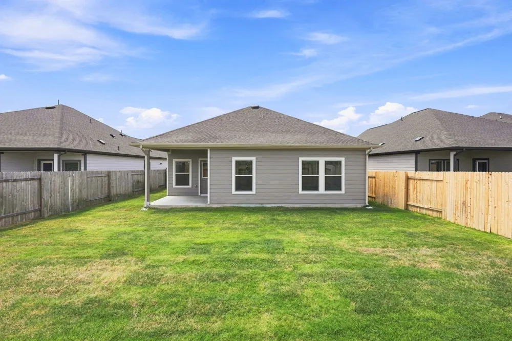 149 Ayres Horn Cedar Creek, TX 78612