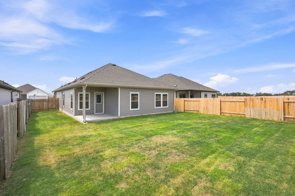 149 Ayres Horn Cedar Creek, TX 78612