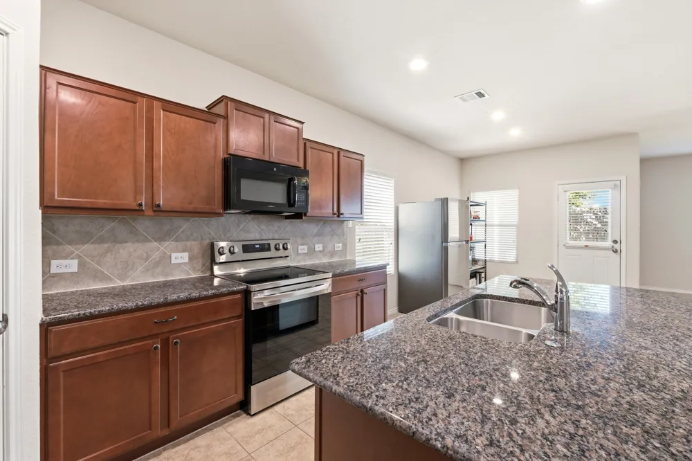 320 Druse Lane Jarrell, TX 76537