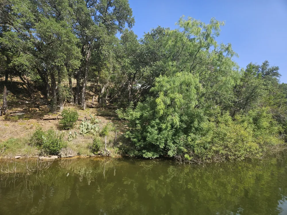 27 Sunset Cliff Road Burnet, TX 78611