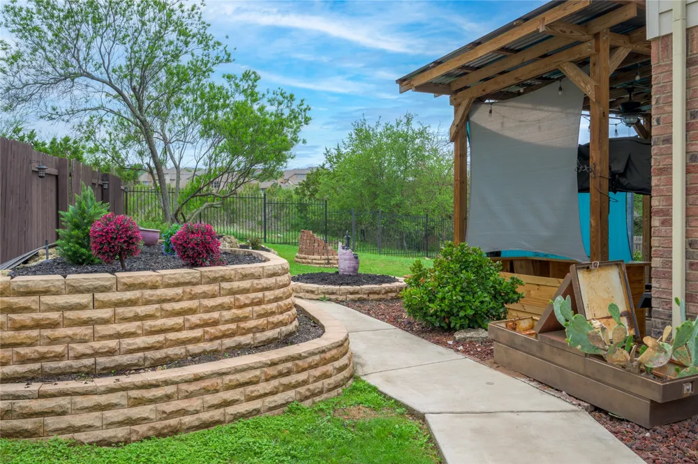 22121 Rose Grass #A Lane Spicewood, TX 78669