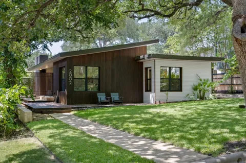 2002 Meadowbrook Drive